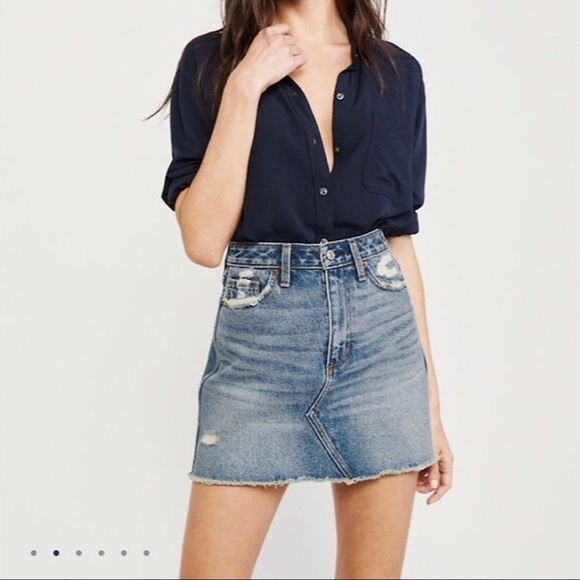 Abercrombie Fitch Blue Distressed Cut Off Raw Hem Jean Skirt Size 26 - Picture 7 of 9